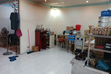 Johor Bahru/ Taman Bukit Indah / Jalan Indah 19/x  Double Storey House 