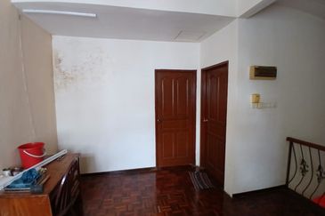 Johor Bahru/ Taman Bukit Indah / Jalan Indah 19/x  Double Storey House 