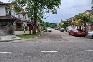 Johor Bahru/ Taman Bukit Indah / Jalan Indah 19/x  Double Storey House 