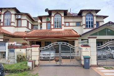 Johor Bahru/ Taman Bukit Indah / Jalan Indah 19/x  Double Storey House 