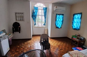 Johor Bahru/ Taman Bukit Indah / Jalan Indah 19/x  Double Storey House 
