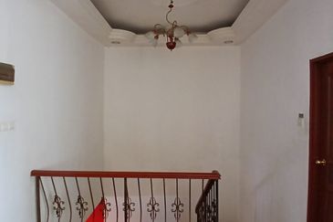 Johor Bahru/ Taman Bukit Indah / Jalan Indah 19/x  Double Storey House 
