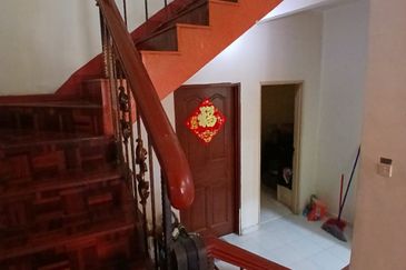 Johor Bahru/ Taman Bukit Indah / Jalan Indah 19/x  Double Storey House 
