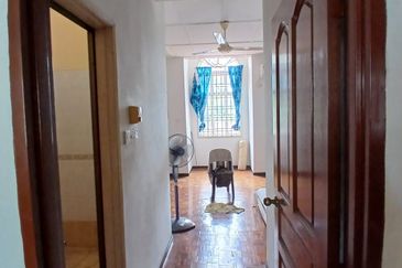 Johor Bahru/ Taman Bukit Indah / Jalan Indah 19/x  Double Storey House 
