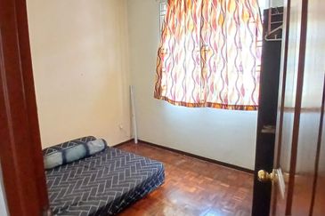 Johor Bahru/ Taman Bukit Indah / Jalan Indah 19/x  Double Storey House 