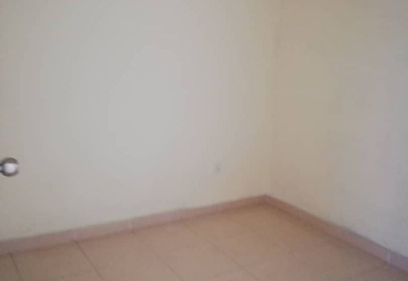 Kulai Bandar Indahpura / Jalan Persiaran Indahpura 6 /Temenggong Flat Corner lot