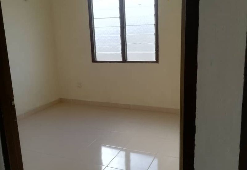 Kulai Bandar Indahpura / Jalan Persiaran Indahpura 6 /Temenggong Flat Corner lot