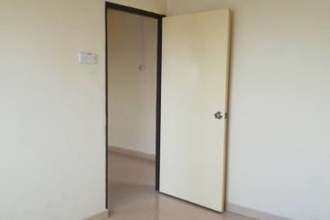 Kulai Bandar Indahpura / Jalan Persiaran Indahpura 6 /Temenggong Flat Corner lot