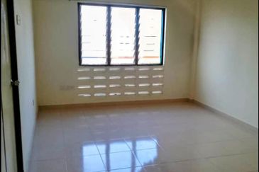 Kulai Bandar Indahpura / Jalan Persiaran Indahpura 6 /Temenggong Flat Corner lot