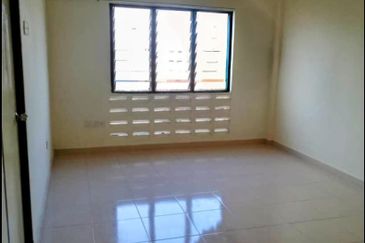 Kulai Bandar Indahpura / Jalan Persiaran Indahpura 6 /Temenggong Flat Corner lot