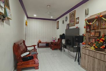 Bukit Indah / Taman Bukit Indah 1 / Single Storey House 