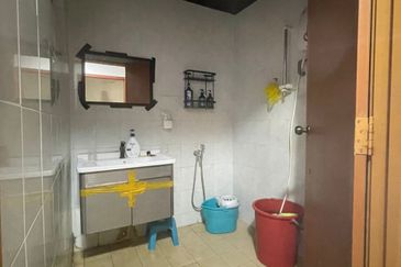 Johor Bahru/ Taman Abad / Jalan Harimau Bintang / Single Storey Terrace House (走路可以到KSL Mall)