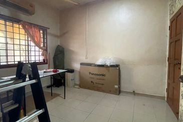 Johor Bahru/ Taman Abad / Jalan Harimau Bintang / Single Storey Terrace House (走路可以到KSL Mall)