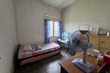 Skudai / Taman Universiti /  Jalan Penyiaran / Single Storey Corner lot/ Unblock Unit 