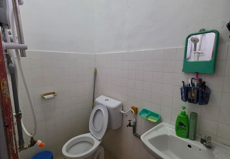 Skudai / Taman Universiti /  Jalan Penyiaran / Single Storey Corner lot/ Unblock Unit 