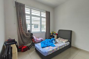 Kulai Bandar Indahpura / Jalan Iris Kensington / double storey corner lot unblock view 大款角头单位