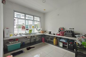 Kulai Bandar Indahpura / Jalan Iris Kensington / double storey corner lot unblock view 大款角头单位