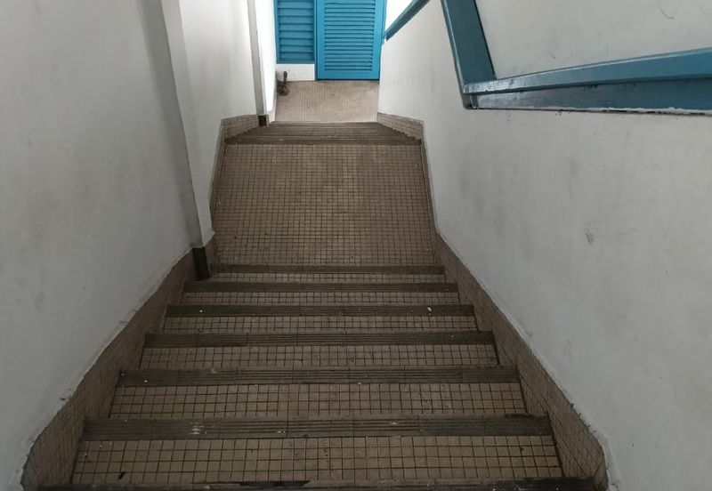 kulai Street Jalan Susur Kulai 3- storey shop lot   -facing main road