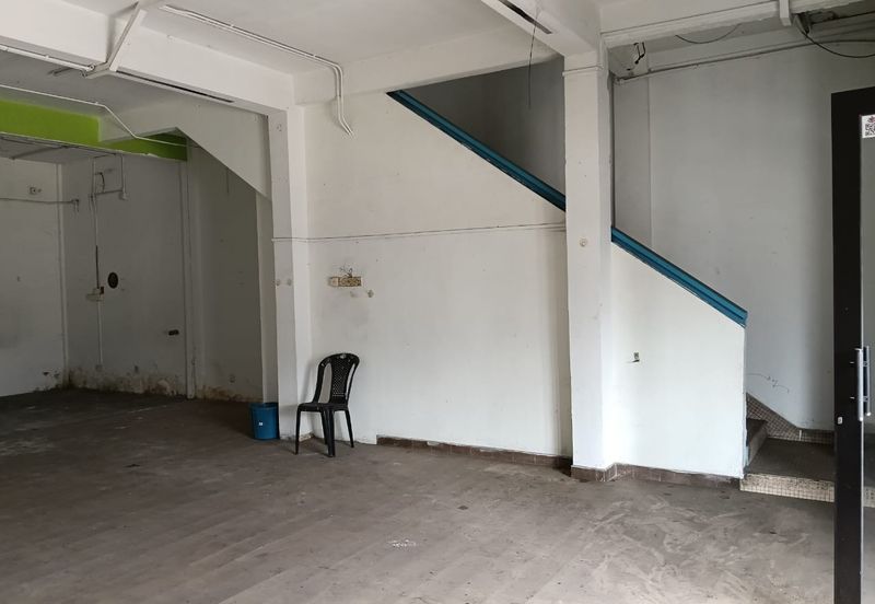 kulai Street Jalan Susur Kulai 3- storey shop lot   -facing main road