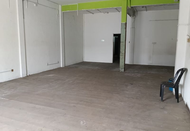 kulai Street Jalan Susur Kulai 3- storey shop lot   -facing main road