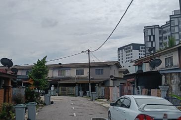 Senai /Taman Sepakat Jaya /Jalan Sepakat🏘️𝐃𝐨𝐮𝐛𝐥𝐞 𝐒𝐭𝐨𝐫𝐞𝐲 𝐋𝐨𝐰 𝐂𝐨𝐬𝐭  𝐂𝐨𝐫𝐧𝐞𝐫 𝐥𝐨𝐭 Total Land 1725sqft /