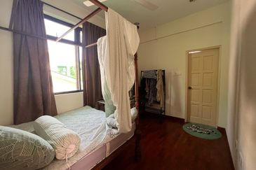 Kulai/ Senai /Jalan anak bukit/  Double Storey Bungalow House /Beside Le Grandeur Palm Resort Johor Behind Golf Court 