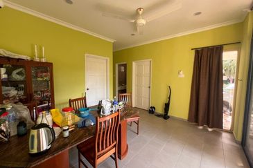 Kulai/ Senai /Jalan anak bukit/  Double Storey Bungalow House /Beside Le Grandeur Palm Resort Johor Behind Golf Court 