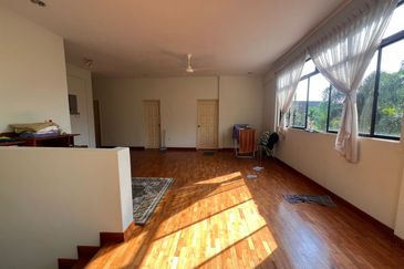 Kulai/ Senai /Jalan anak bukit/  Double Storey Bungalow House /Beside Le Grandeur Palm Resort Johor Behind Golf Court 