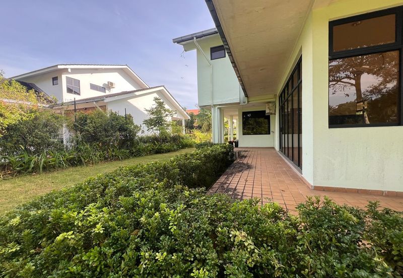 Kulai/ Senai /Jalan anak bukit/  Double Storey Bungalow House /Beside Le Grandeur Palm Resort Johor Behind Golf Court 