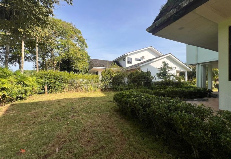 Kulai/ Senai /Jalan anak bukit/  Double Storey Bungalow House /Beside Le Grandeur Palm Resort Johor Behind Golf Court 