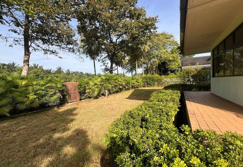 Kulai/ Senai /Jalan anak bukit/  Double Storey Bungalow House /Beside Le Grandeur Palm Resort Johor Behind Golf Court 