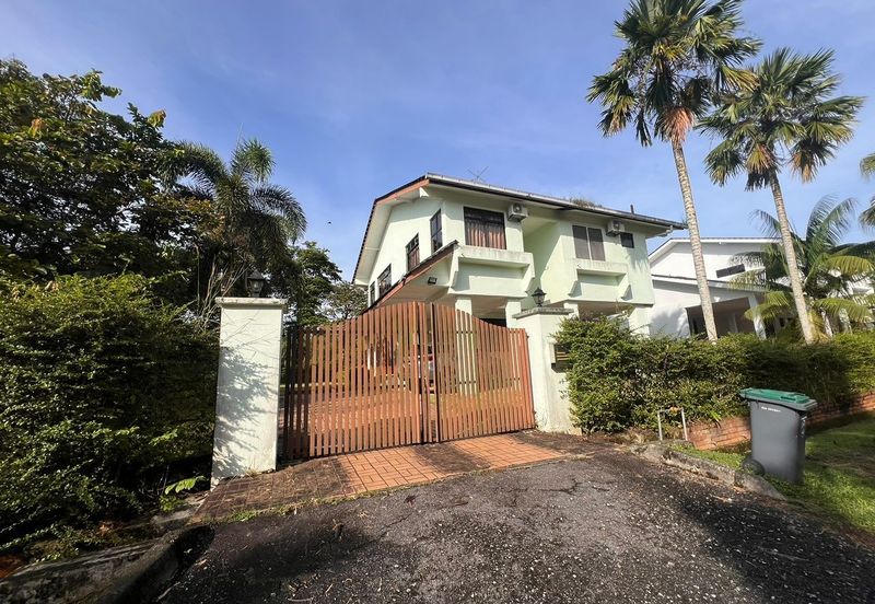 Kulai/ Senai /Jalan anak bukit/  Double Storey Bungalow House /Beside Le Grandeur Palm Resort Johor Behind Golf Court 