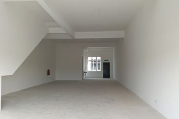 Kulai Bandar Indahpura/ Jalan Kiambang/Vervocity New Shop Endlot