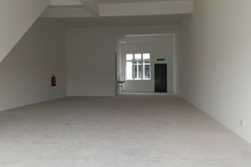 Kulai Bandar Indahpura/ Jalan Kiambang/Vervocity New Shop Endlot