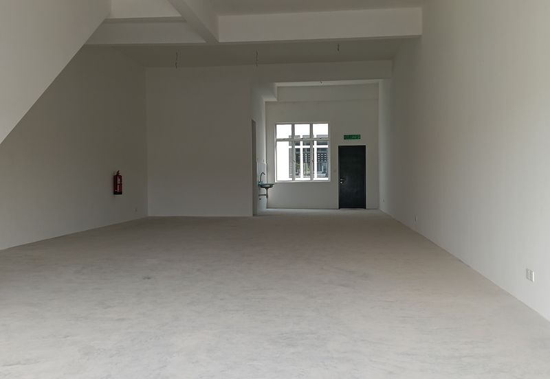 Kulai Bandar Indahpura/ Jalan Kiambang/Vervocity New Shop Endlot