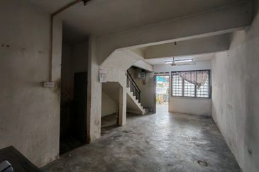 Skudai -Taman Anggerik - Jalan Anggerik -Double Storey Terrance House low cost 