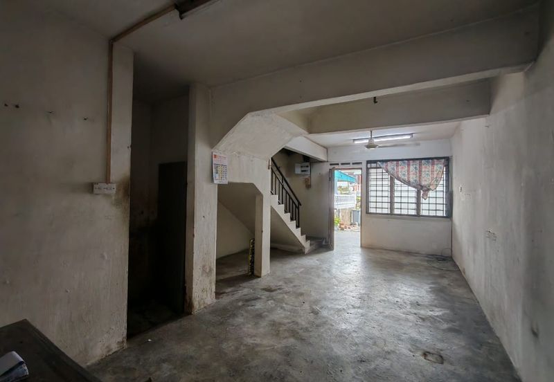 Skudai -Taman Anggerik - Jalan Anggerik -Double Storey Terrance House low cost 