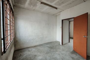 Skudai -Taman Anggerik - Jalan Anggerik -Double Storey Terrance House low cost 