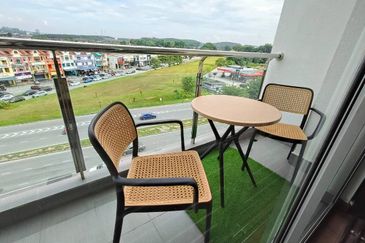 Kulai/ Bandar Putra/ D'Putra Suites / Service Apartment Corner lot 