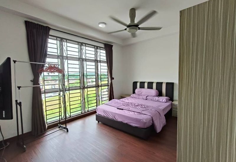 Kulai/ Bandar Putra/ D'Putra Suites / Service Apartment Corner lot 