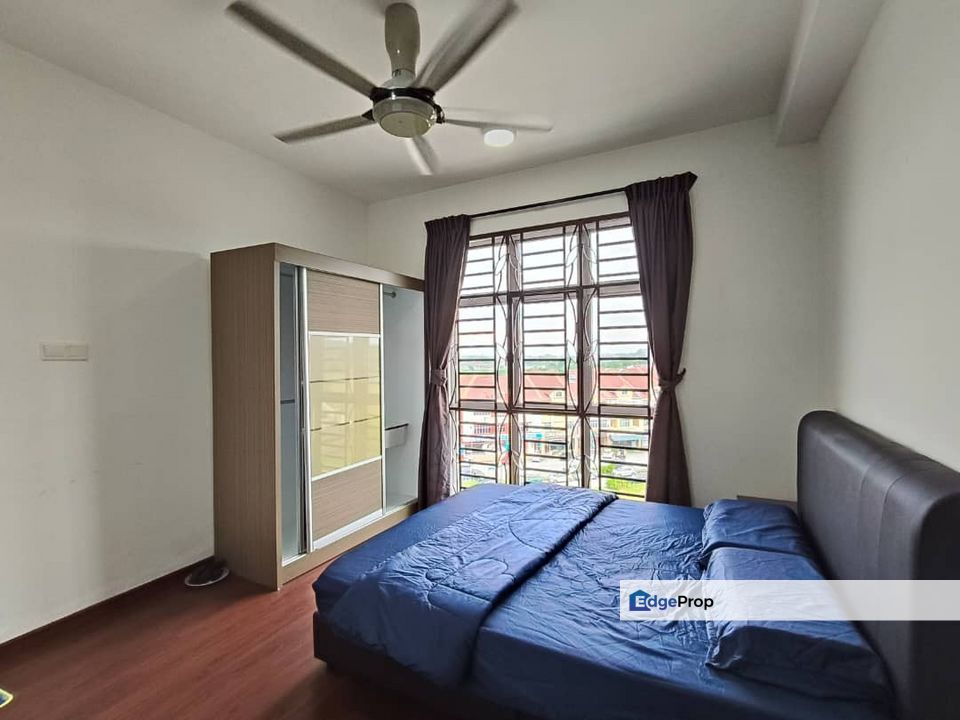 Kulai/ Bandar Putra/ D'Putra Suites / Service Apartment Corner lot , Johor, Kulai