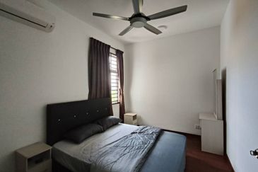 Kulai/ Bandar Putra/ D'Putra Suites / Service Apartment Corner lot 