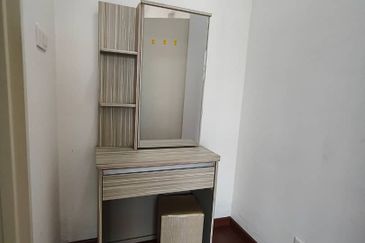 Kulai/ Bandar Putra/ D'Putra Suites / Service Apartment Corner lot 