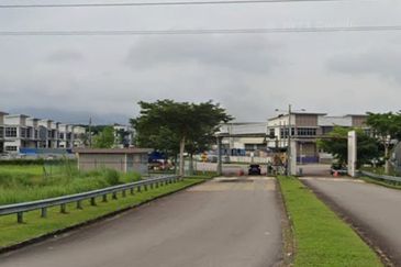Kulai / Lagenda Putra Industrial Park / 1.5 storey cluster factory / Factory in Kulai Near to Kulai Toll Low density 