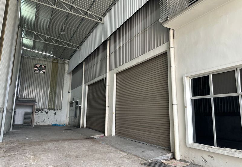 Kulai / Taman Perindustrian Lagenda / Jalan Lagenda / 1.5 Storey Cluster Factory