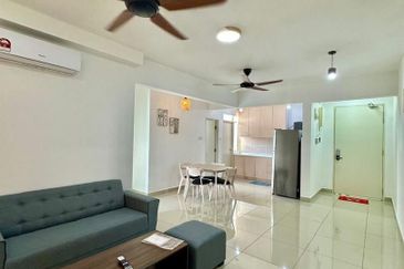 Kulai / Bandar Putra/ D Putra Suites / Serviced Apartment 