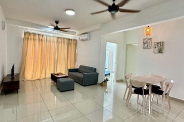 Kulai / Bandar Putra/ D Putra Suites / Serviced Apartment 