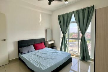 Kulai / Bandar Putra/ D Putra Suites / Serviced Apartment 