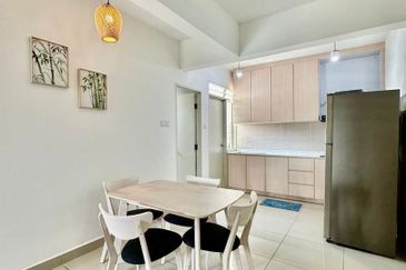 Kulai / Bandar Putra/ D Putra Suites / Serviced Apartment 