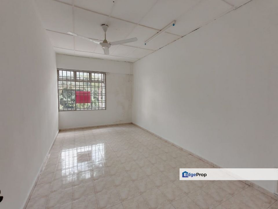 Kulai / Saleng / Jalan Jambu 1 / Double Storey Shoplot Unblock View , Johor, Kulai